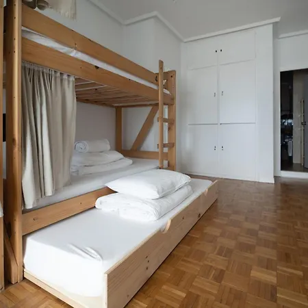 Boogalow Hostel *