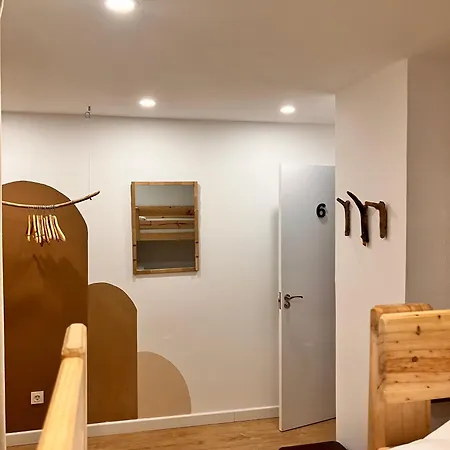 Boogalow Hostel Χιχόν